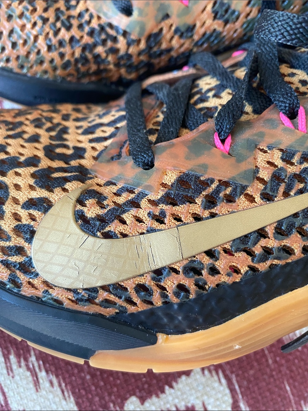 Nike Women’s Metcon Size8 Leopard-Print Sneakers with Black Trim and Gold - Picture 7 of 7